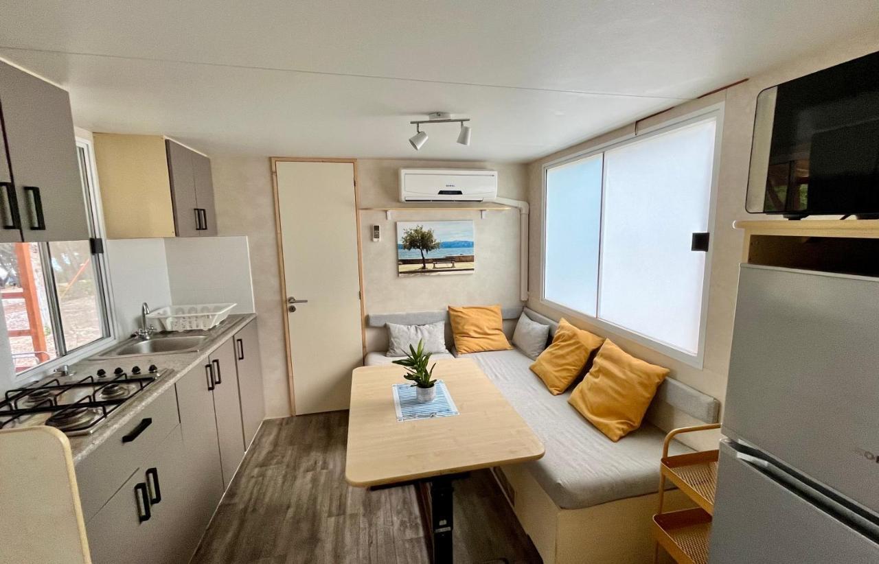 Mobilehome Adams Glamping - Camp Adriatic Примоштен Екстер'єр фото